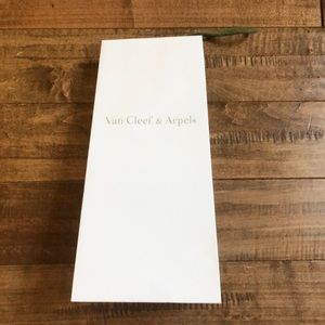 Van Cleef & Arpels paper shopping bag!!